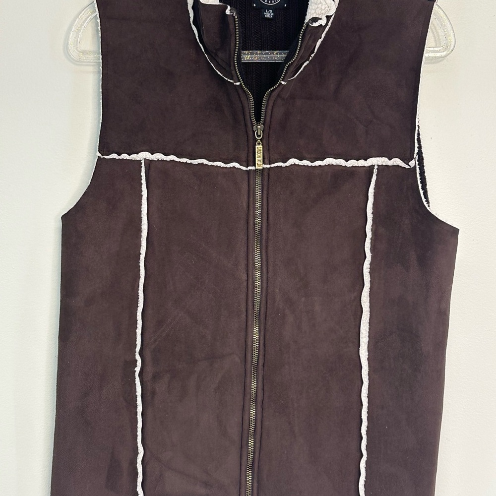 Carolyn Taylor Brown Vest with White Accents soft size Large